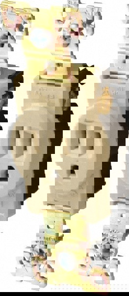 Straight Blade Single Receptacle: NEMA 5-20R, 20 Amps, Self-Grounding